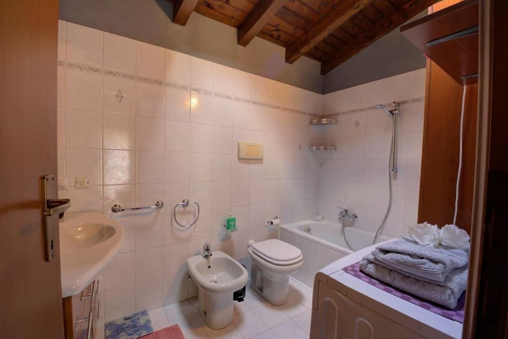 Casa Vacanza Angolo Della Corte Apartman Como Kültér fotó
